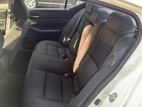 Used 2019 Nissan Altima 2.5 S FWD image 16