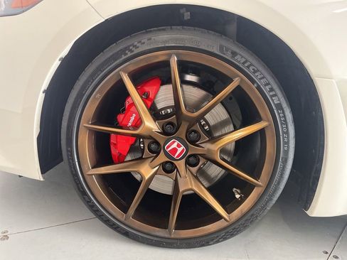 Used 2023 Honda Civic Type R image 14