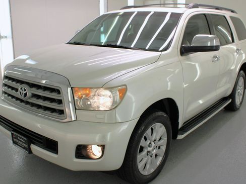 Used 2012 Toyota Sequoia Platinum AWD/4WD image 5