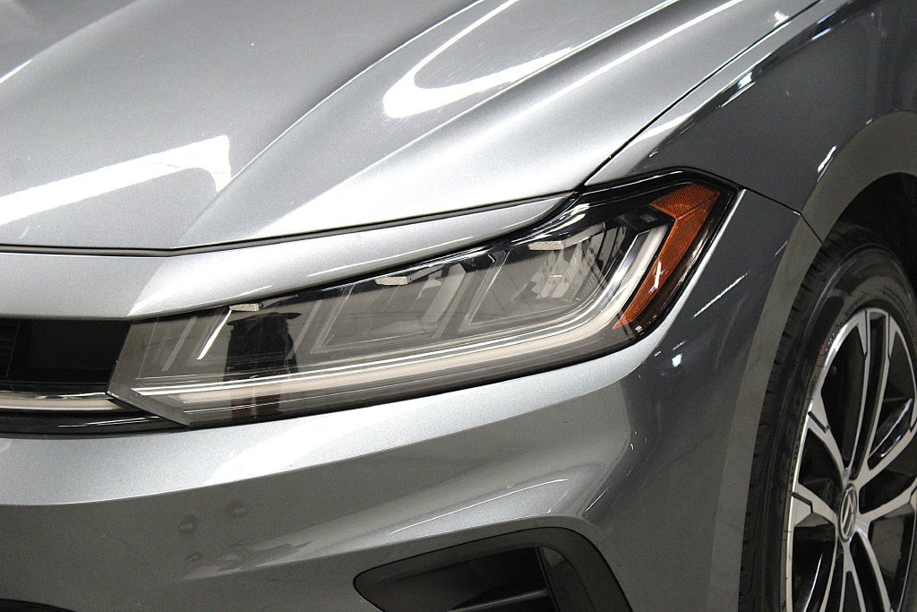 Used 2025 Volkswagen Jetta Sport FWD image 34