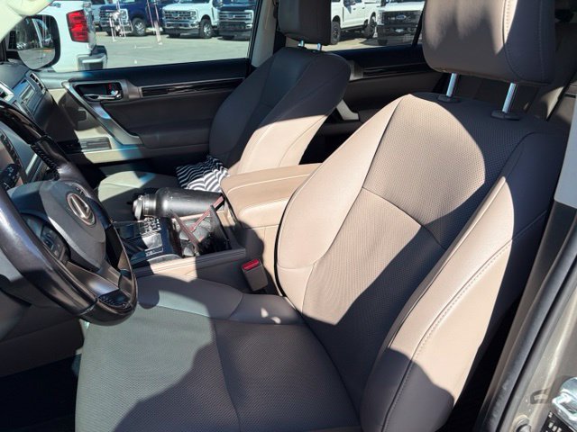 Used 2021 Lexus GX 460 Premium w/ Premium Package AWD/4WD image 30