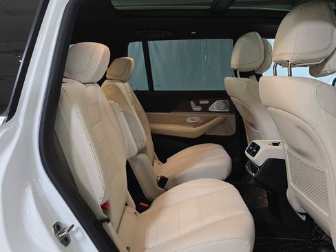 New 2026 Mercedes-Benz GLS 580 4MATIC image 12