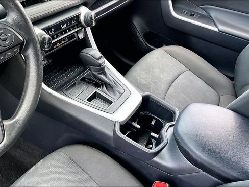 Used 2025 Toyota RAV4 XLE image 15