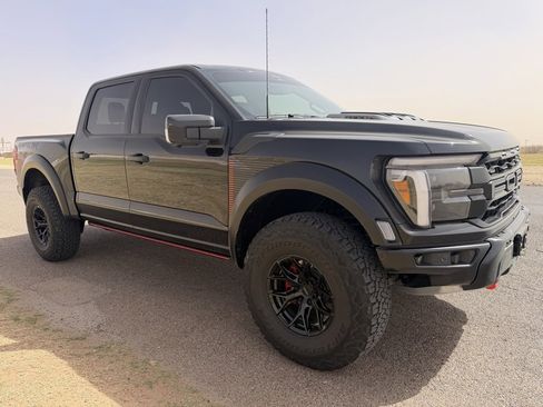 Used 2024 Ford F150 Lariat w/ Mobile Office Package image 9