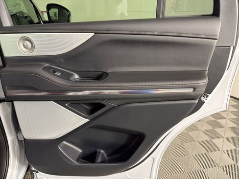 New 2025 Lincoln Navigator Black Label image 27