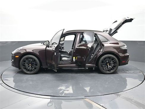 Used 2024 Porsche Macan GTS image 37