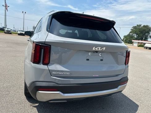 Used 2025 Kia Sorento S w/ Panoramic Sunroof Package FWD image 25