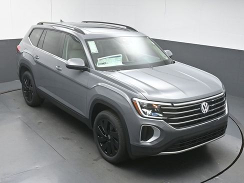 New 2026 Volkswagen Atlas SE FWD image 42