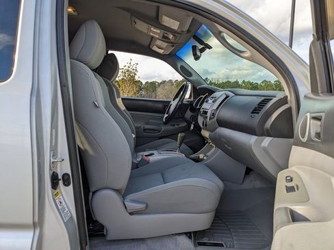 Used 2009 Toyota Tacoma PreRunner image 35