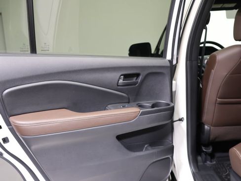 Used 2025 Honda Passport EX-L image 39