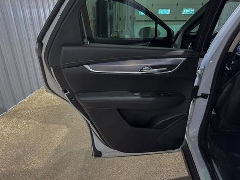Used 2019 Cadillac XT5 Premium Luxury w/ Driver Assist Package AWD/4WD image 19