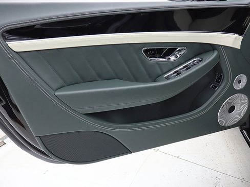 Used 2024 Bentley Continental GT V8 image 44