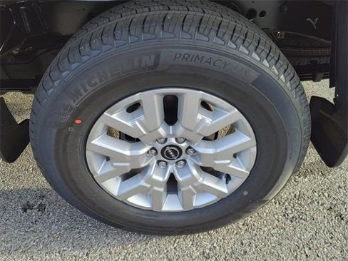 Certified 2024 Nissan Frontier SV w/ Technology Package image 6