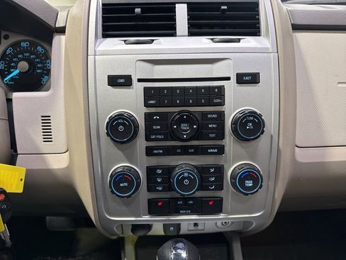Used 2010 Mercury Mariner Premier FWD image 16