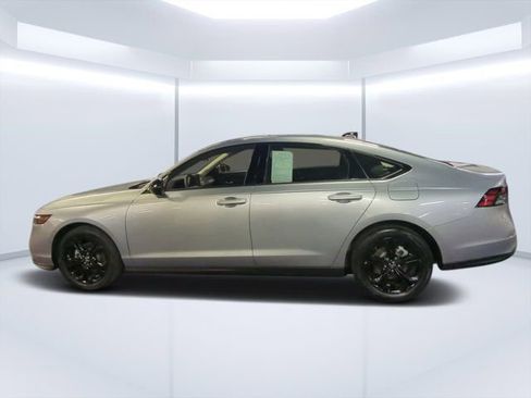 Used 2025 Honda Accord SE image 6