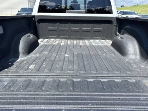 Used 2024 RAM 2500 Tradesman w/ Chrome Appearance Group AWD/4WD image 5