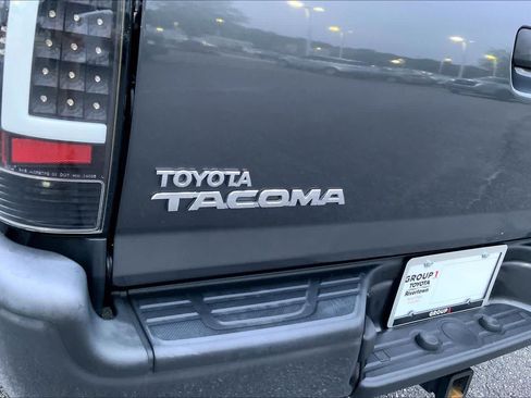 Used 2015 Toyota Tacoma PreRunner w/ TRD Sport Package RWD image 10
