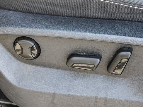 Used 2022 Volkswagen Atlas Cross Sport SE w/ Panoramic Sunroof Package image 22