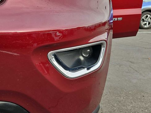 Used 2022 Jeep Grand Cherokee Limited image 11