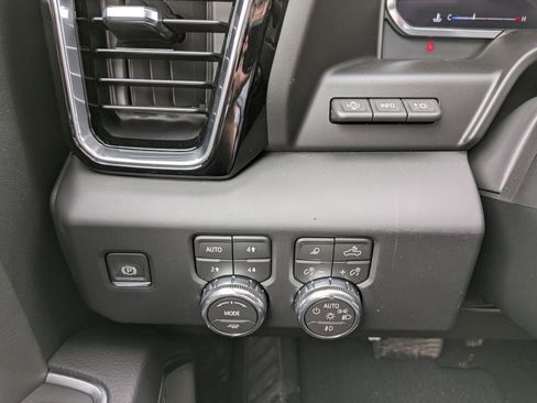 New 2026 GMC Sierra 1500 Denali AWD/4WD image 17
