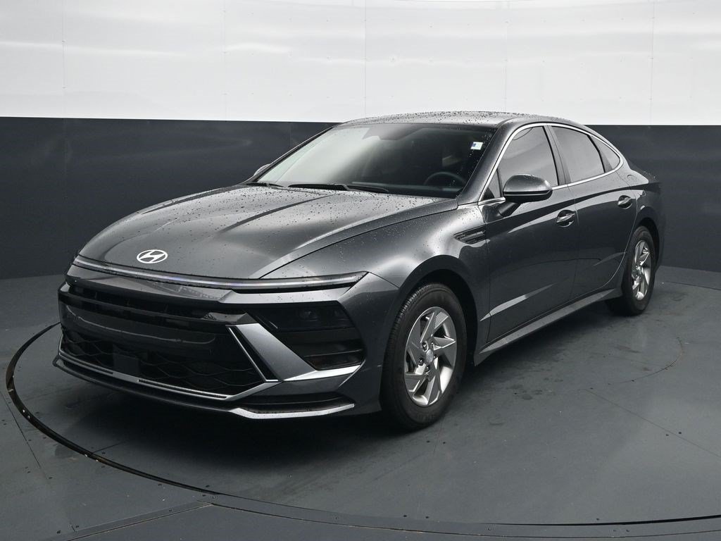 Used 2025 Hyundai Sonata SE FWD image 3