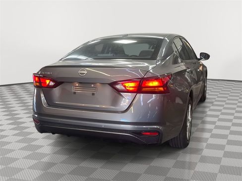 Used 2025 Nissan Altima 2.5 S image 3