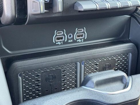 Used 2025 RAM 2500 Laramie AWD/4WD image 21