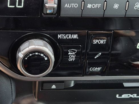 Used 2022 Lexus GX 460 Luxury w/ Off Road Package image 22