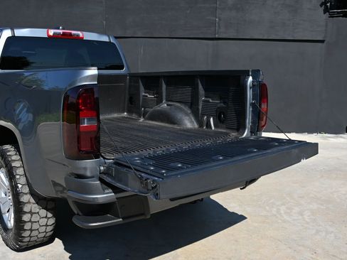 Used 2022 Chevrolet Colorado LT w/ Fleet Safety Package image 16