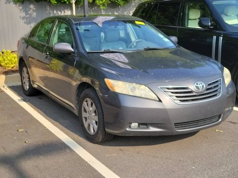 Used 2008 Toyota Camry XLE FWD image 3