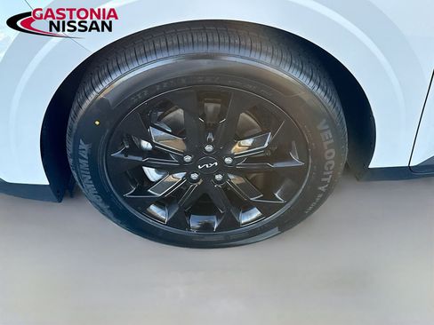 Used 2023 Kia Carnival SX image 34