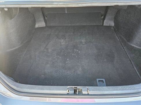 Used 2019 Toyota Camry LE FWD image 6