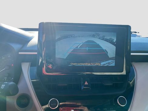 Used 2025 Toyota Corolla Cross LE FWD image 13