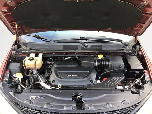 Used 2018 Chrysler Pacifica L FWD image 27