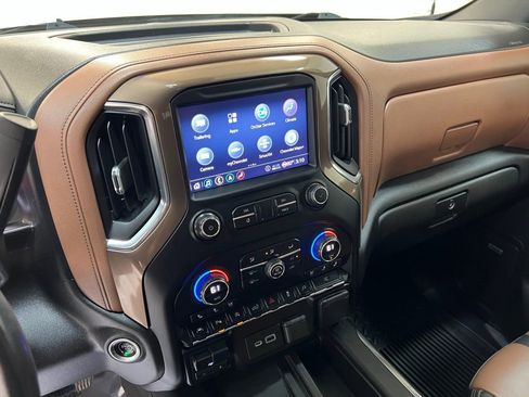 Used 2020 Chevrolet Silverado 1500 High Country w/ Technology Package image 22