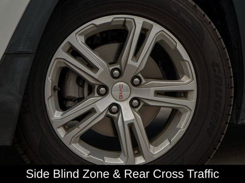 Used 2023 GMC Terrain SLE w/ Driver Convenience Package image 2