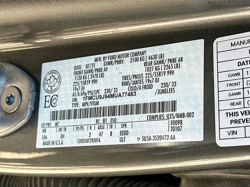 Used 2021 Ford Escape Titanium image 33