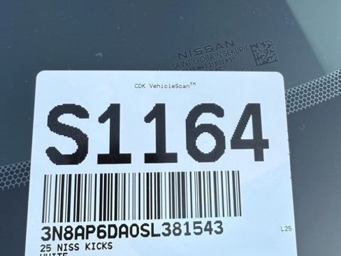 Used 2025 Nissan Kicks SR image 30