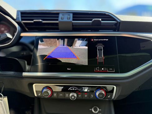 Used 2025 Audi Q3 2.0T Premium image 30