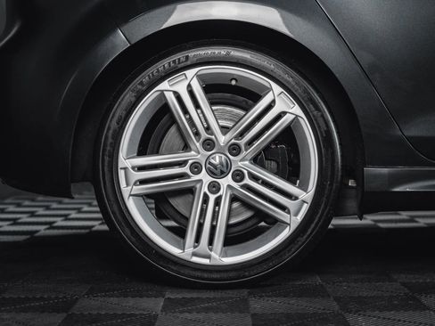 Used 2012 Volkswagen Golf 4-Door image 14