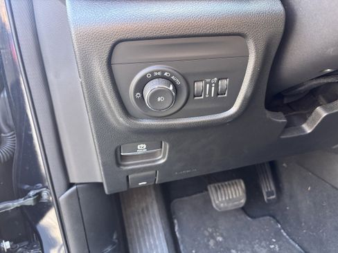 Certified 2024 Jeep Grand Cherokee Limited AWD/4WD image 11