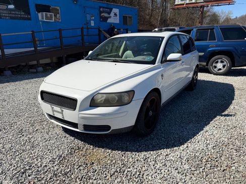 Used 2005 Volvo V50 2.4i image 4