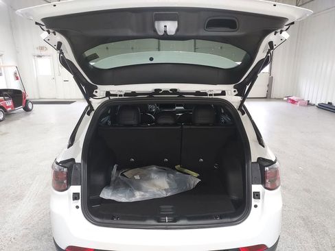 New 2026 Jeep Compass Latitude image 26