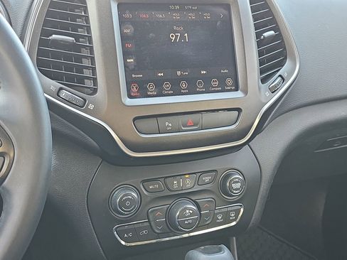 Used 2019 Jeep Cherokee Trailhawk w/ Trailer Tow Group image 17