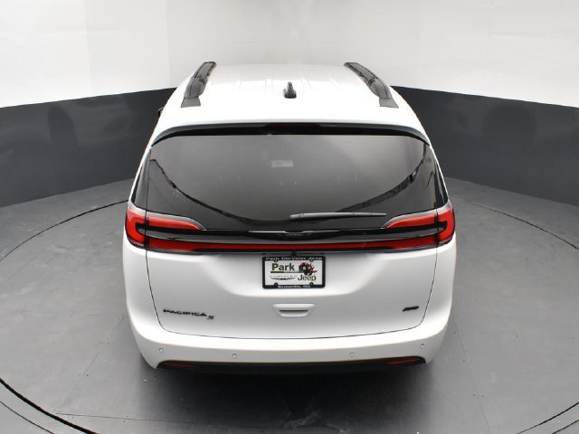New 2026 Chrysler Pacifica Select w/ S Appearance Package AWD/4WD image 17