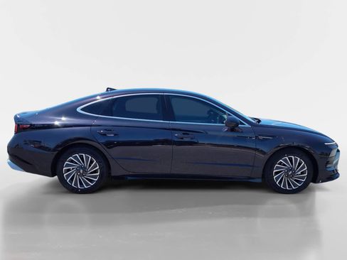 New 2025 Hyundai Sonata Limited image 6