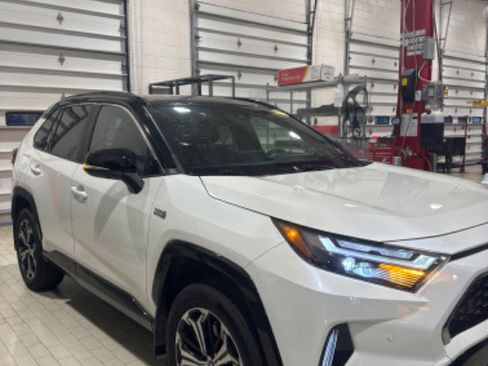 Used 2022 Toyota RAV4 XSE w/ Premium Package image 38