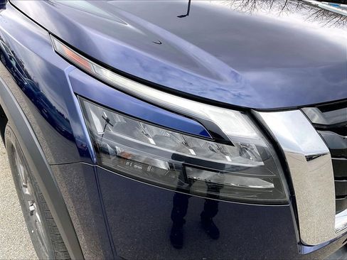 Used 2024 Nissan Pathfinder SV image 31