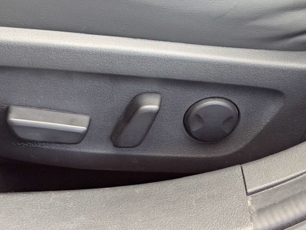 Used 2021 MAZDA MAZDA3 s FWD image 19