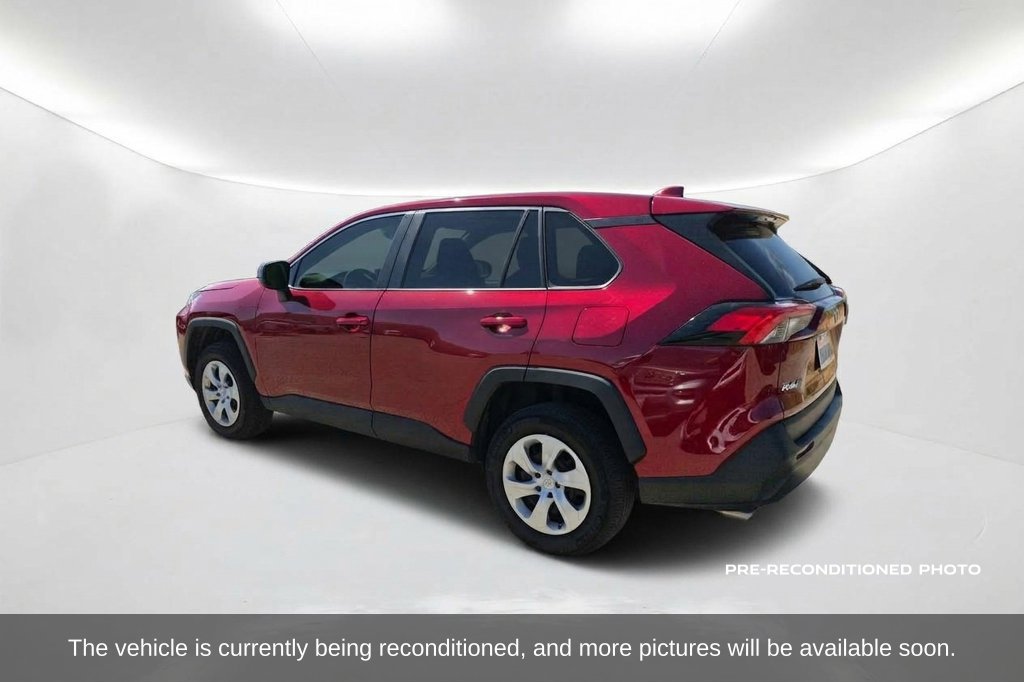 Used 2025 Toyota RAV4 LE AWD/4WD image 8
